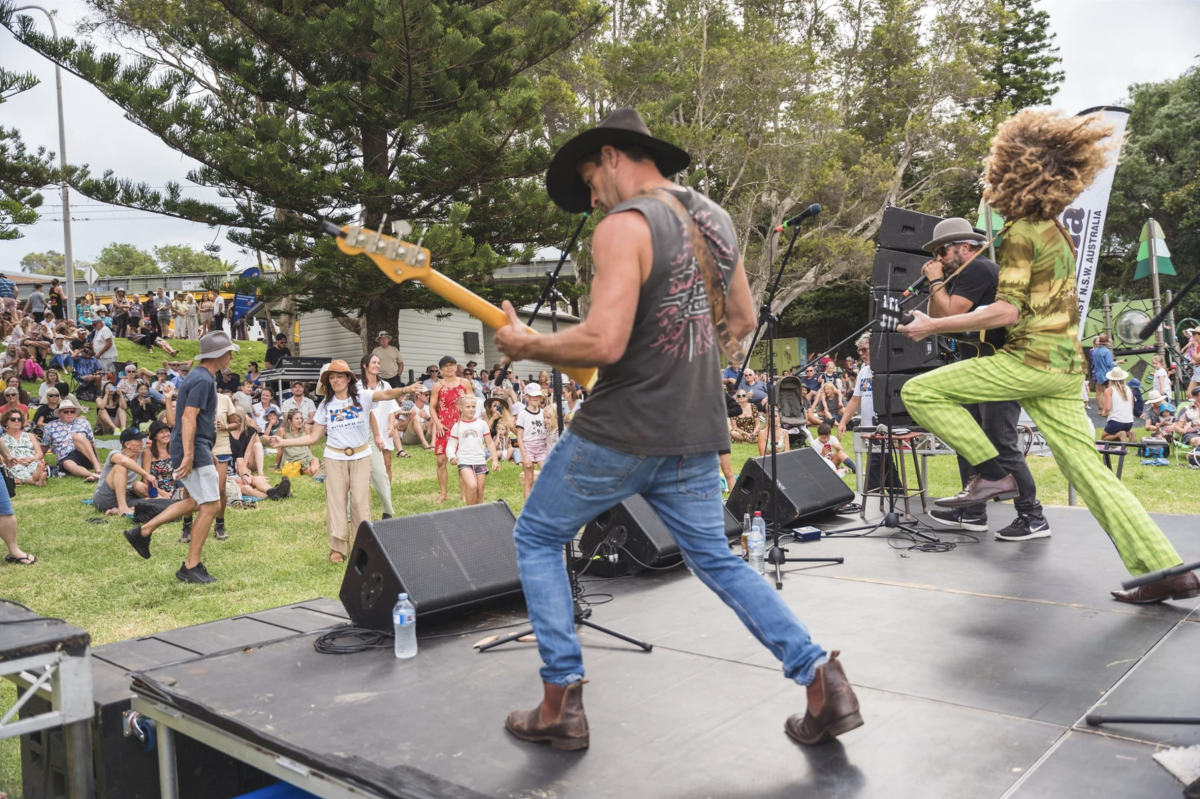 Artists on stage at Kiama Jazz and Blues Festival